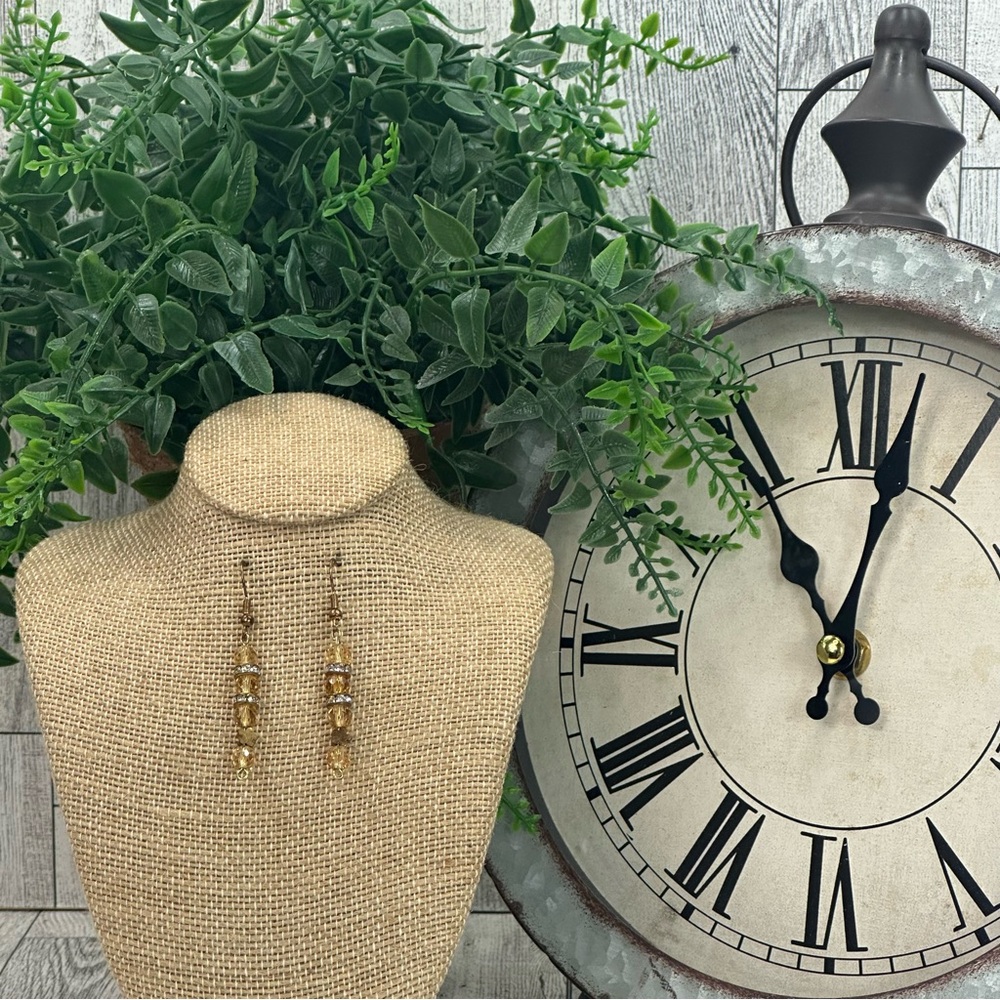 UP SCALE TIME - Glass Faceted Beads And Crystal Dangle Earrings Lightweight